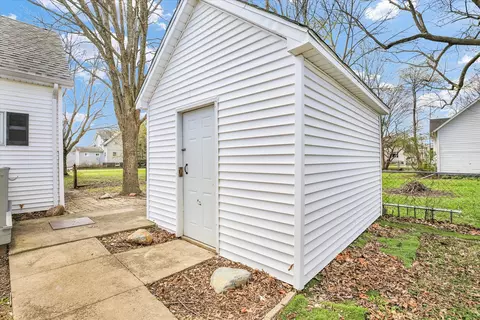 Exterior - 305 E Main St, Ogden, IL 61859 photo 6 of 8