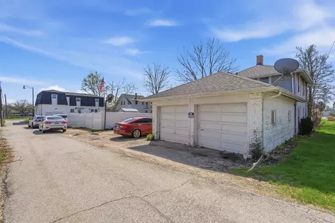 Exterior - 618 E 12th St, Lockport, IL 60441 photo 10 of 14