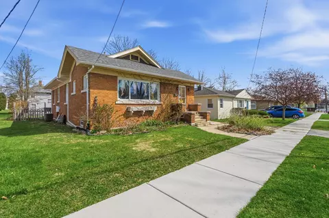Exterior - 618 E 12th St, Lockport, IL 60441 photo 2 of 14