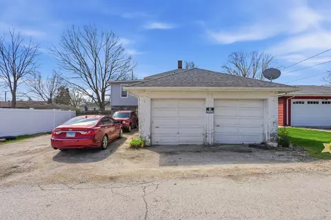Exterior - 618 E 12th St, Lockport, IL 60441 photo 11 of 14