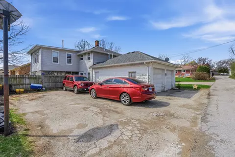 Exterior - 618 E 12th St, Lockport, IL 60441 photo 12 of 14