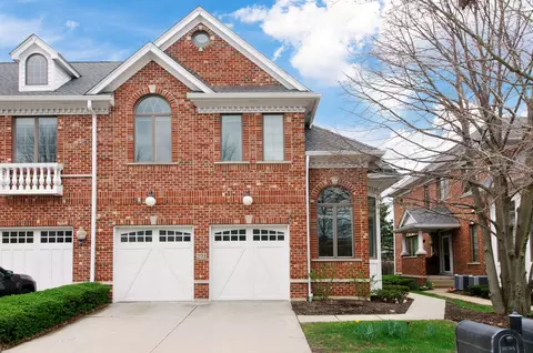 271 Arbor Glen Blvd #271, Schaumburg, IL 60195