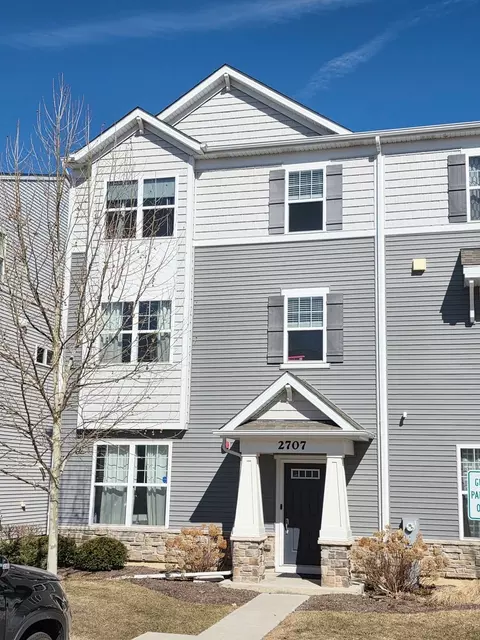 2707 Lily Ln, Rolling Meadows, IL 60008