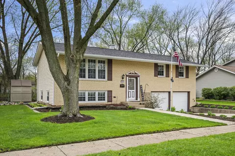 362 N Winston Dr, Palatine, IL 60074