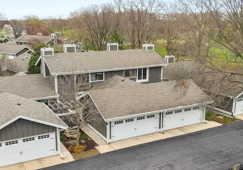 10 W Windsor Ct, Sugar Grove, IL 60554