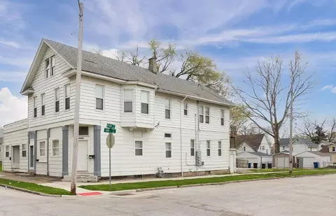 2047 W 6th St, Davenport, IA 52802