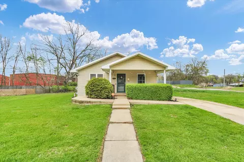 404 W Maple St, Champaign, IL 61820