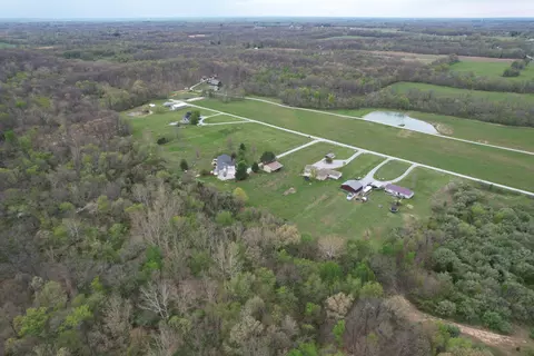 View/Area - 16495 E Robin Rd, Mount Vernon, IL 62864 photo 7 of 8