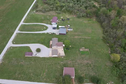 View/Area - 16495 E Robin Rd, Mount Vernon, IL 62864 photo 1 of 8