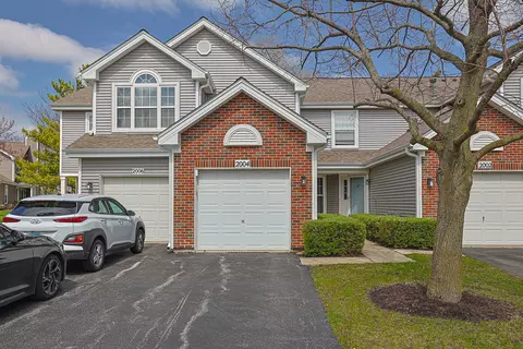 2004 Waverly Ln, Algonquin, IL 60102