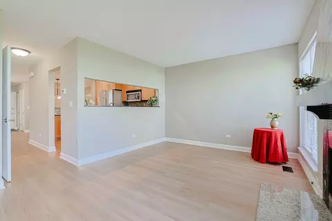 Living - 2004 Waverly Ln, Algonquin, IL 60102 photo 4 of 4