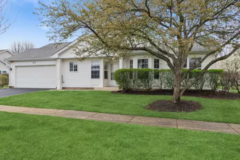 217 Kathryn Ln, North Aurora, IL 60542