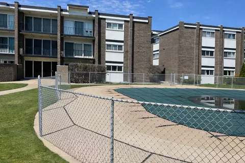 10109 Cherry Pkwy #M10, Skokie, IL 60076
