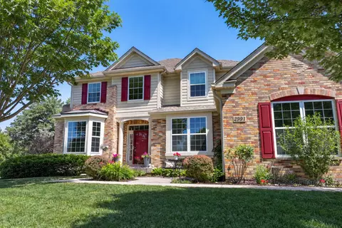 2991 Wagon Rd, Elgin, IL 60124