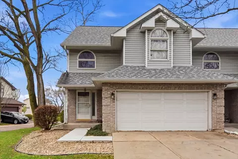 Exterior - 2201 Daffodil Dr, Crest Hill, IL 60403 photo 2 of 3