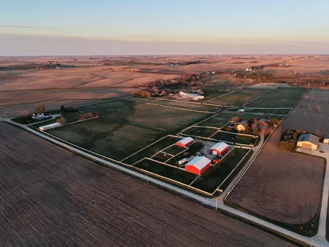 17207 Chase Rd, Dekalb, IL 60115