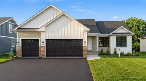 1229 Noble Dr, Port Barrington, IL 60010