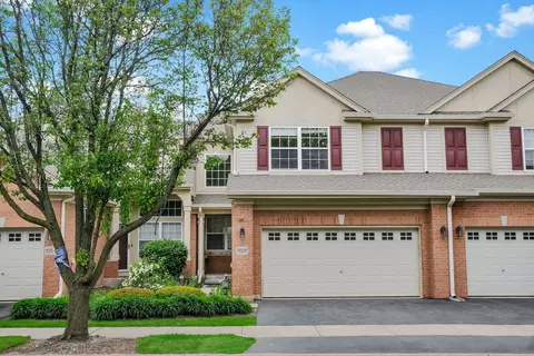 1028 Orchard Pond Ct, Lake Zurich, IL 60047