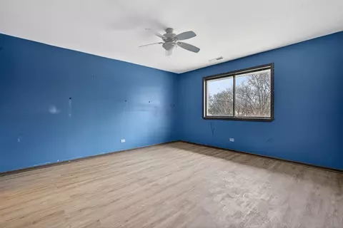 Bedroom - 107 Walters Ln #2A, Itasca, IL 60143 photo 2 of 3