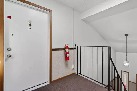 Entry Way - 107 Walters Ln #2A, Itasca, IL 60143 photo 1 of 2