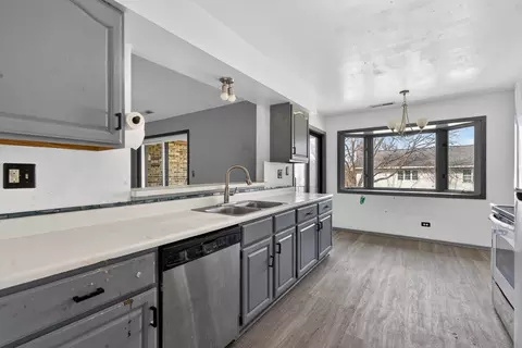 Kitchen - 107 Walters Ln #2A, Itasca, IL 60143 photo 2 of 3
