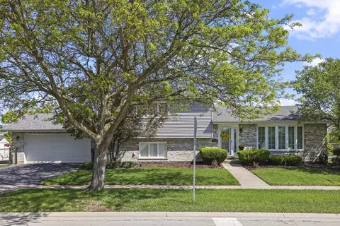 17028 Redwood Ct, Orland Hills, IL 60487