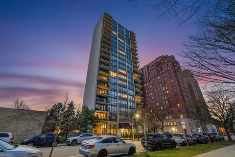 6701 S Crandon Ave #8C, Chicago, IL 60649