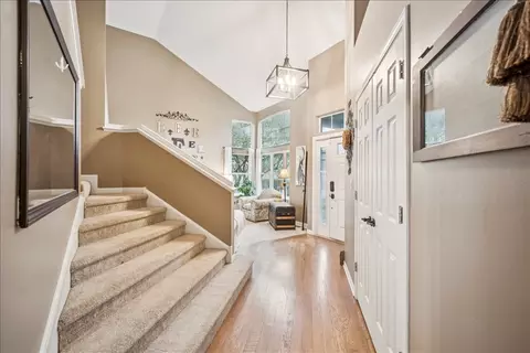 Entry Way - 1324 Richmond Ln, Bartlett, IL 60103 photo 1 of 2