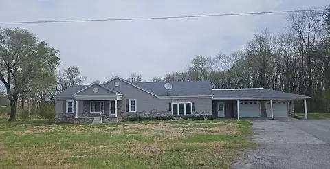 1208 E Randolph St, Mcleansboro, IL 62859