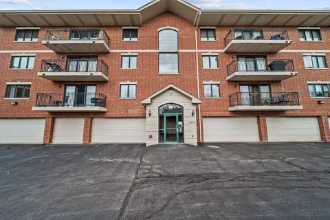 6870 W Winding Trl #302, Oak Forest, IL 60452