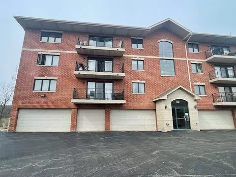 6870 W Winding Trl #302, Oak Forest, IL 60452