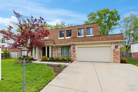 2789 Greenwood Rd, Northbrook, IL 60062