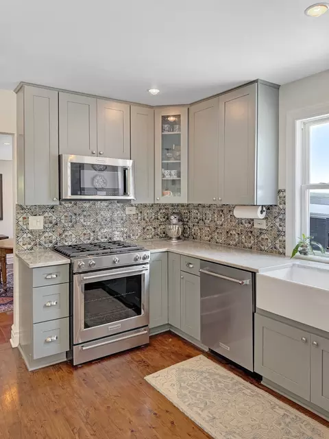 Kitchen - 882 Willow Rd, Winnetka, IL 60093 photo 2 of 2
