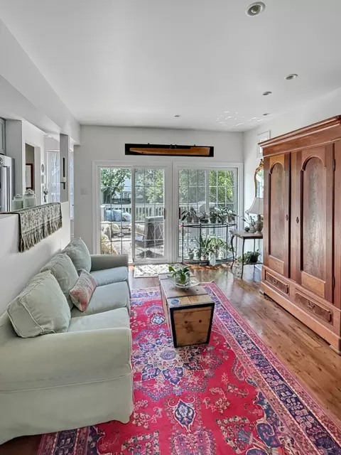 Living - 882 Willow Rd, Winnetka, IL 60093 photo 4 of 5