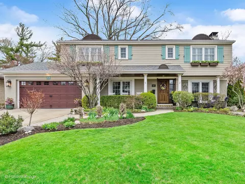 8 Larkspur Ln, Clarendon Hills, IL 60514