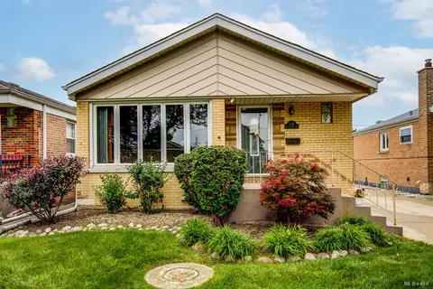 5114 S Oak Park Ave, Chicago, IL 60638