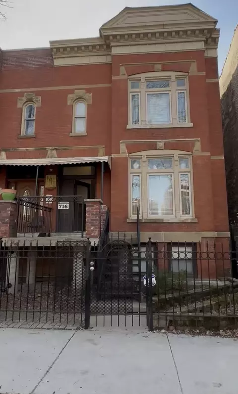716 S Claremont Ave, Chicago, IL 60612