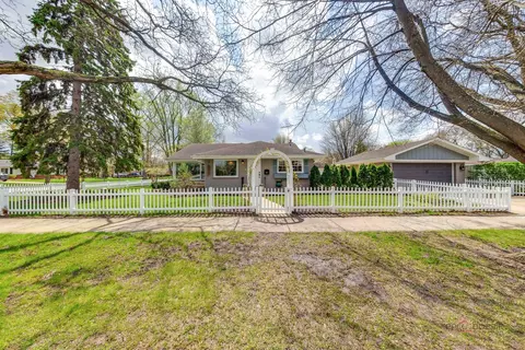 2115 E Miner St, Arlington Heights, IL 60004