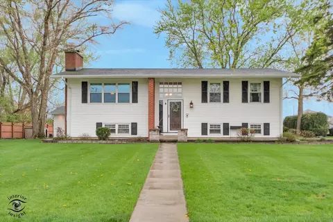 300 S Rathje Rd, Peotone, IL 60468