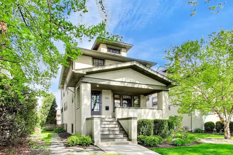 820 N Grove Ave, Oak Park, IL 60302