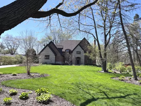 1026 Lincoln Ln, Elk Grove Village, IL 60007