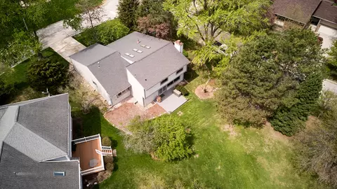 6501 Raintree Ct, Lisle, IL 60532