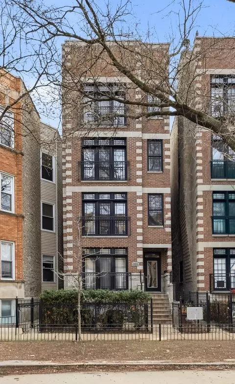 3537 N Reta Ave #2, Chicago, IL 60657