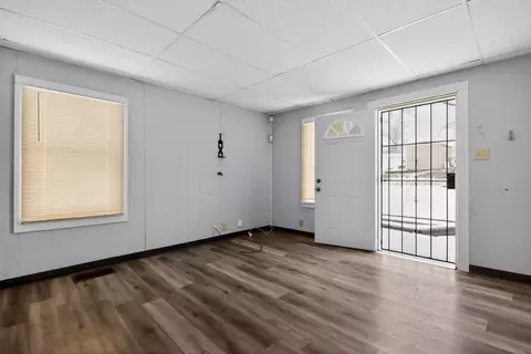 Living - 1622 E Cornell Ave, Springfield, IL 62703 photo 2 of 4
