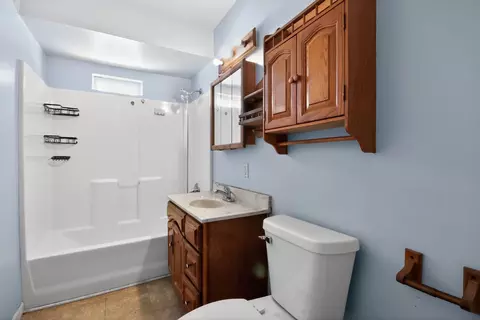 Bath - 1622 E Cornell Ave, Springfield, IL 62703 photo 1 of 2
