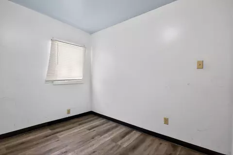 Bedroom - 1622 E Cornell Ave, Springfield, IL 62703 photo 1 of 5