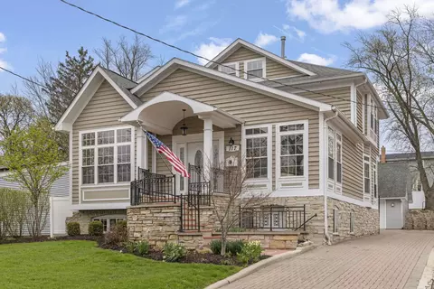 117 N Park Blvd, Glen Ellyn, IL 60137
