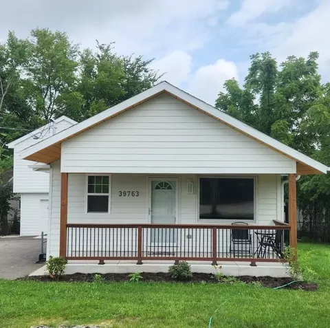 39763 N Rena Ave, Antioch, IL 60002