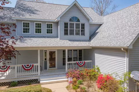 18749 N Tolle Ln, Mount Vernon, IL 62864