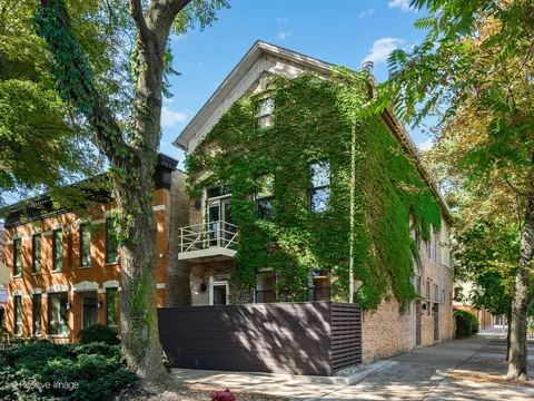 1335 W Belden Ave, Chicago, IL 60614